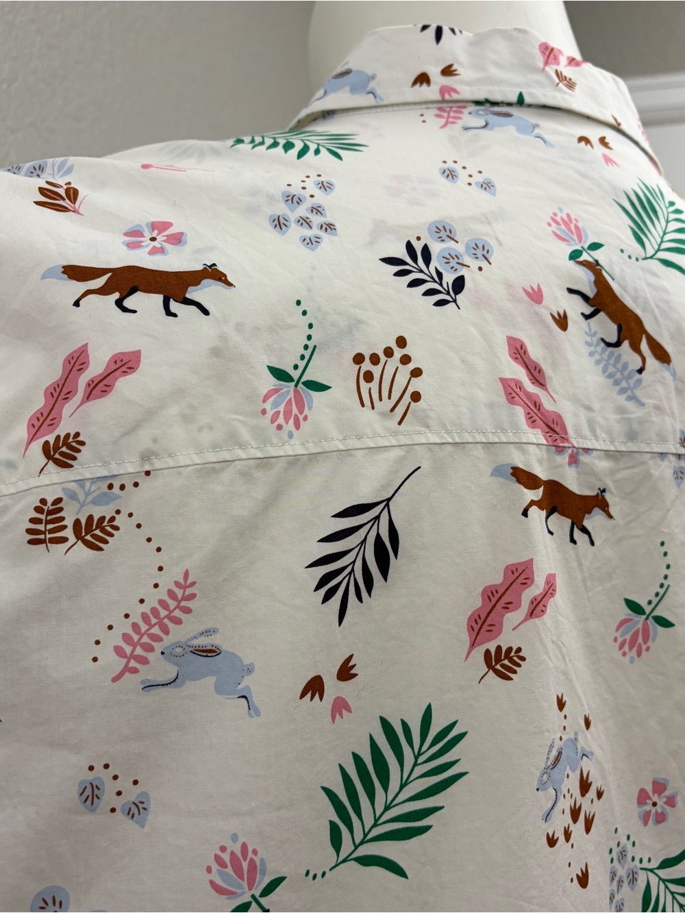 Boden White Floral, Fox & Rabbit Print Button-Down Shirt - Size 20 - Picture 9 of 10